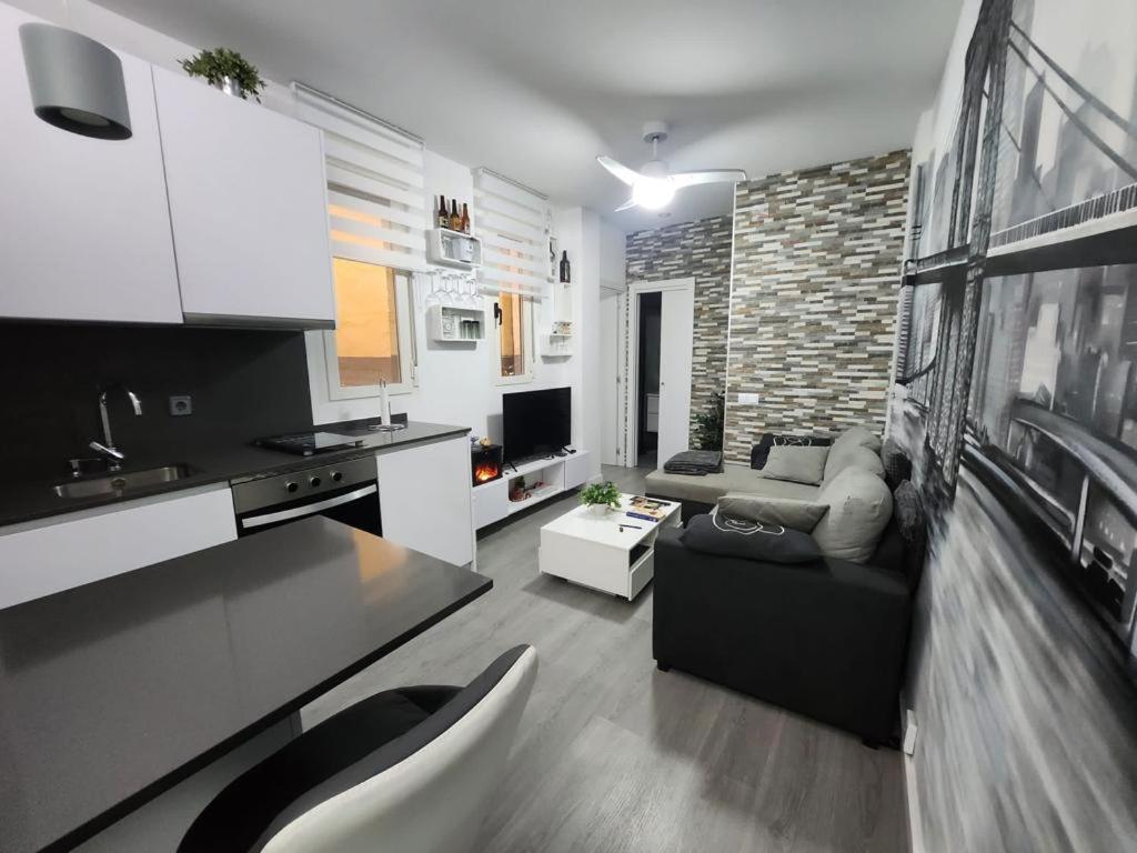 Embajadores, Apartamento Moderno Y Centrico Para 4 Madrid Exterior photo